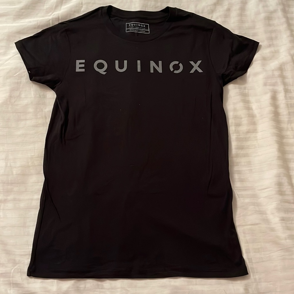 Equinox gym t-shirt women’s Medium size. Brand new, never worn.
